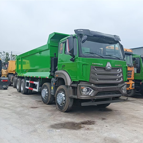 8X4 dump truck