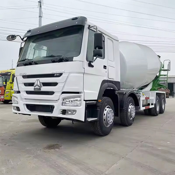 Used HOWO 371/375 Mixer Truck