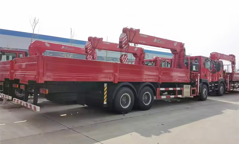 HOWO Cargo Truck Mounted Crane