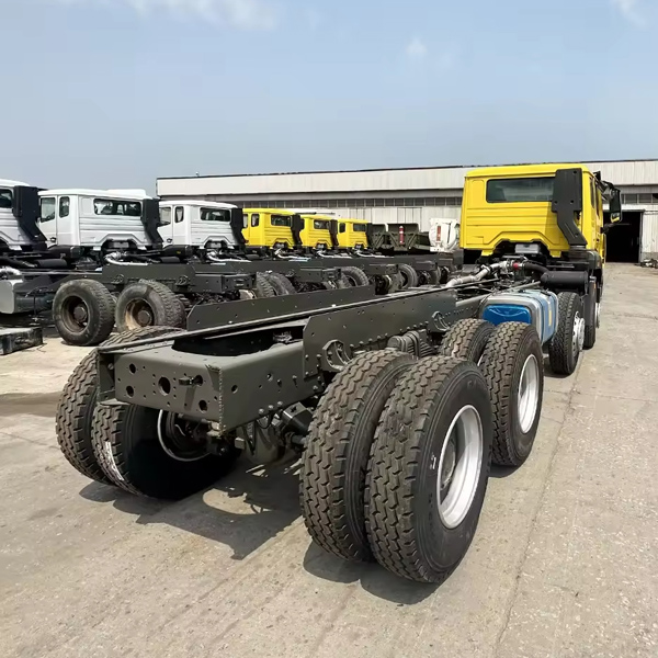 Second hand HOWO 8X4 Tractor Truck